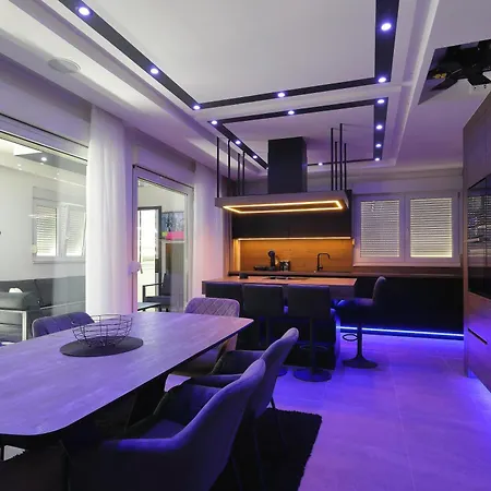 Apartment Legacy Marine 3 - Serenity, Luxury Designer Penthouse