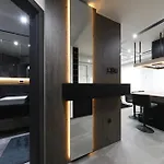 Legacy Marine 3 - Serenity, Luxury Designer Penthouse * 扎达尔