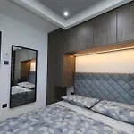 Legacy Marine 3 - Serenity, Luxury Designer Penthouse 扎达尔