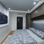 Legacy Marine 3 - Serenity, Luxury Designer Penthouse * 扎达尔