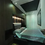 Legacy Marine 3 - Serenity, Luxury Designer Penthouse * 扎达尔