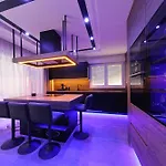 Legacy Marine 3 - Serenity, Luxury Designer Penthouse *