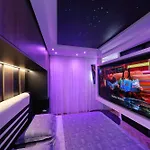 Legacy Marine 3 - Serenity, Luxury Designer Penthouse 扎达尔