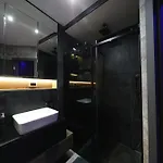 Legacy Marine 3 - Serenity, Luxury Designer Penthouse 扎达尔