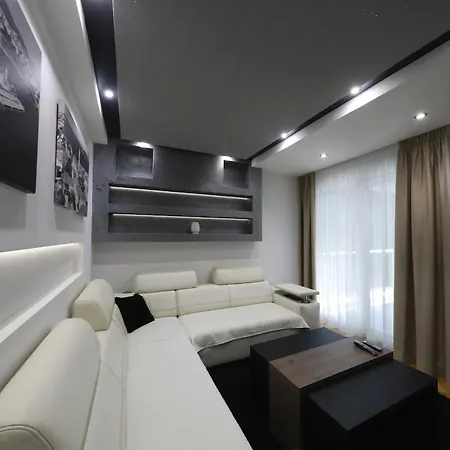 Legacy Marine 3 - Serenity, Luxury Designer Penthouse Daire