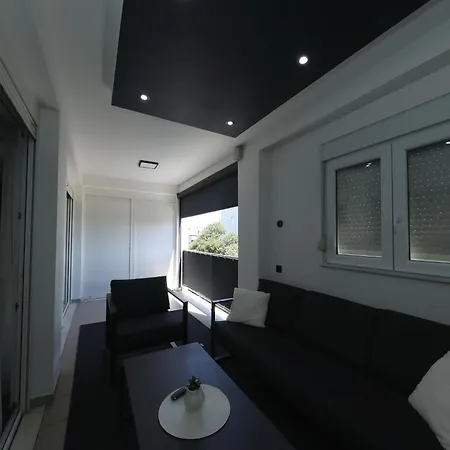 Daire Legacy Marine 3 - Serenity, Luxury Designer Penthouse *