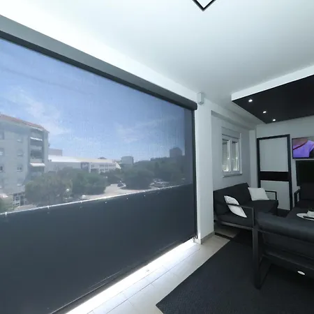 Daire Legacy Marine 3 - Serenity, Luxury Designer Penthouse *