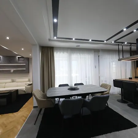 Legacy Marine 3 - Serenity, Luxury Designer Penthouse Apartman