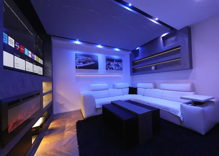 Legacy Marine 3 - Serenity, Luxury Designer Penthouse *