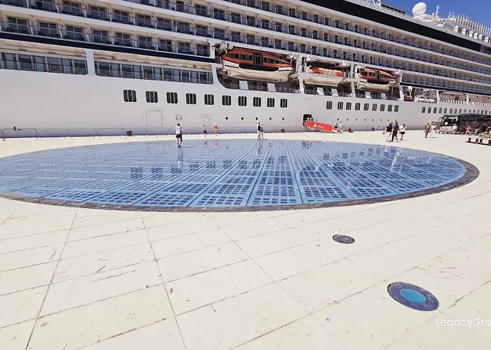 Legacy Marine 3 - Serenity, Luxury Designer Penthouse *